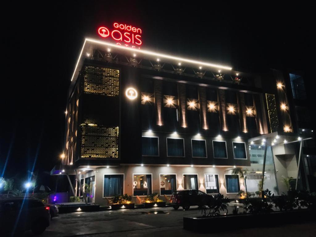 Mahesana Golden Oasis Hotel المظهر الخارجي الصورة
