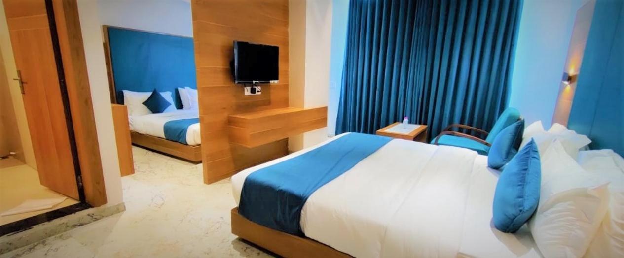 Mahesana Golden Oasis Hotel المظهر الخارجي الصورة