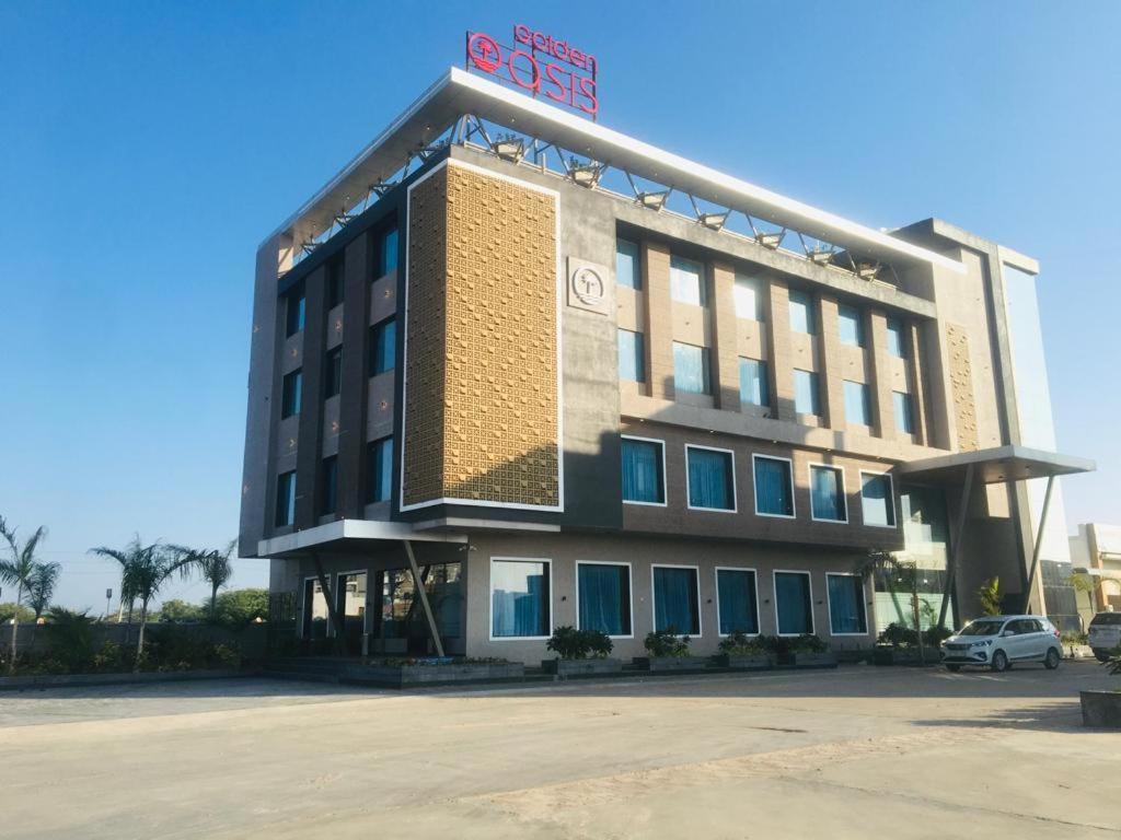 Mahesana Golden Oasis Hotel المظهر الخارجي الصورة