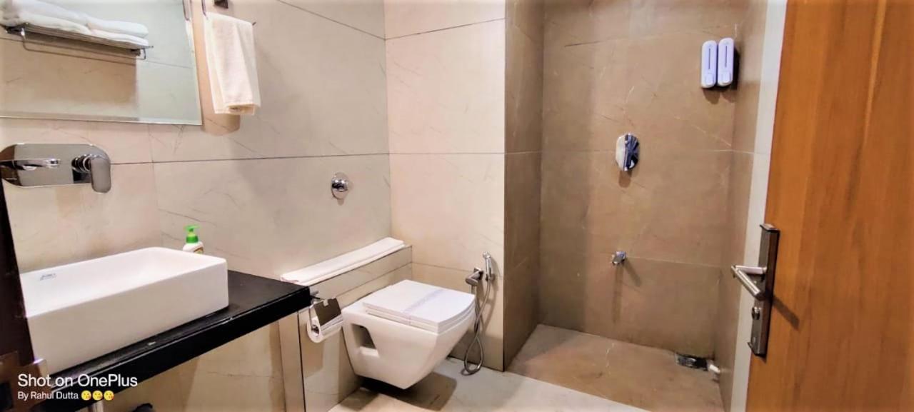 Mahesana Golden Oasis Hotel المظهر الخارجي الصورة